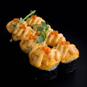 ЗАПЕЧЁНЫЙ с лососем 8 шт